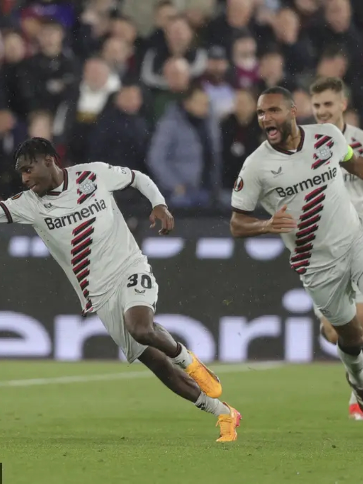 爱游戏正版平台-关于赛前突围战来临，勒沃库森围绕意大利杯遗憾出局，更衣室稳定，阵容厚度经受考验的信息